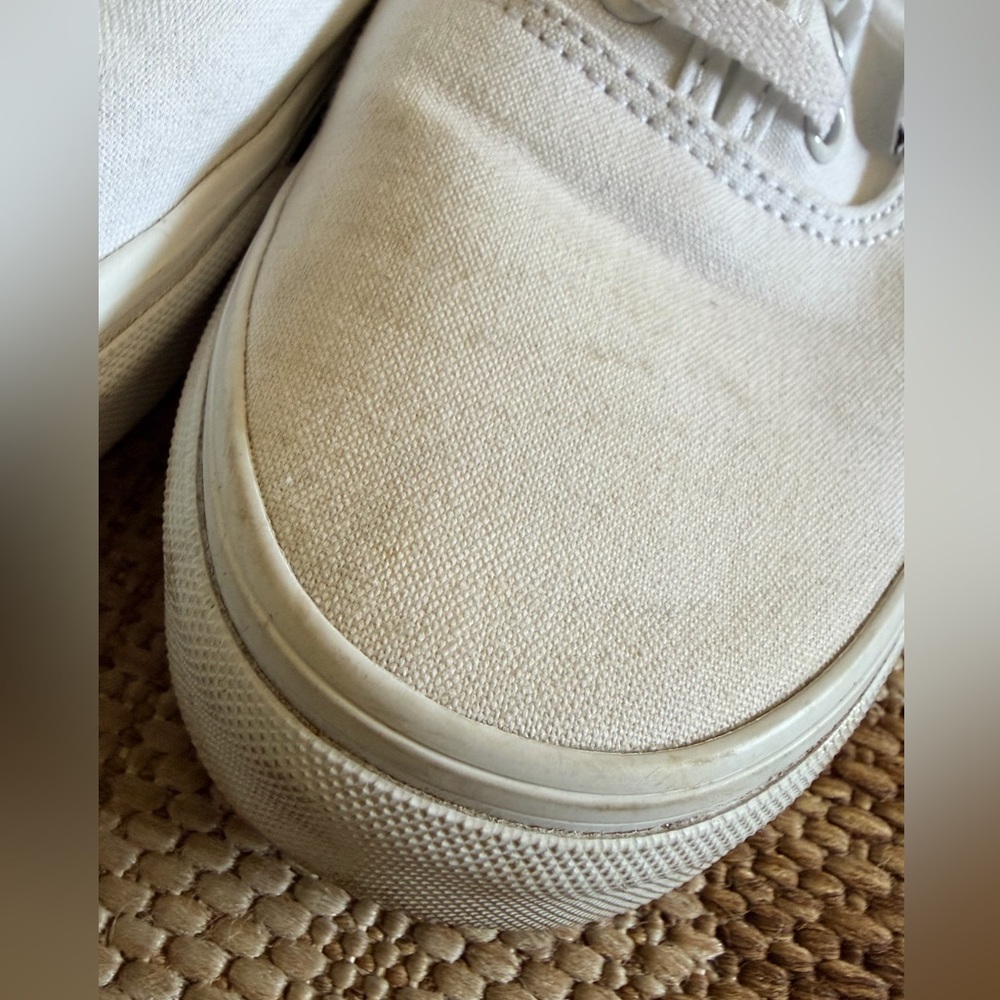 VANS White Low-Top Canvas Sneakers, Classic and comfy! Men’s size 10 - Picture 4 of 8
